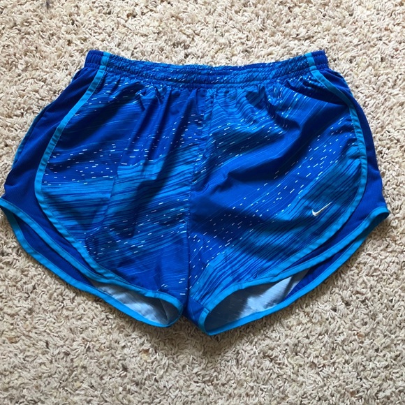 Nike Pants - Women’s Nike Tempo short
